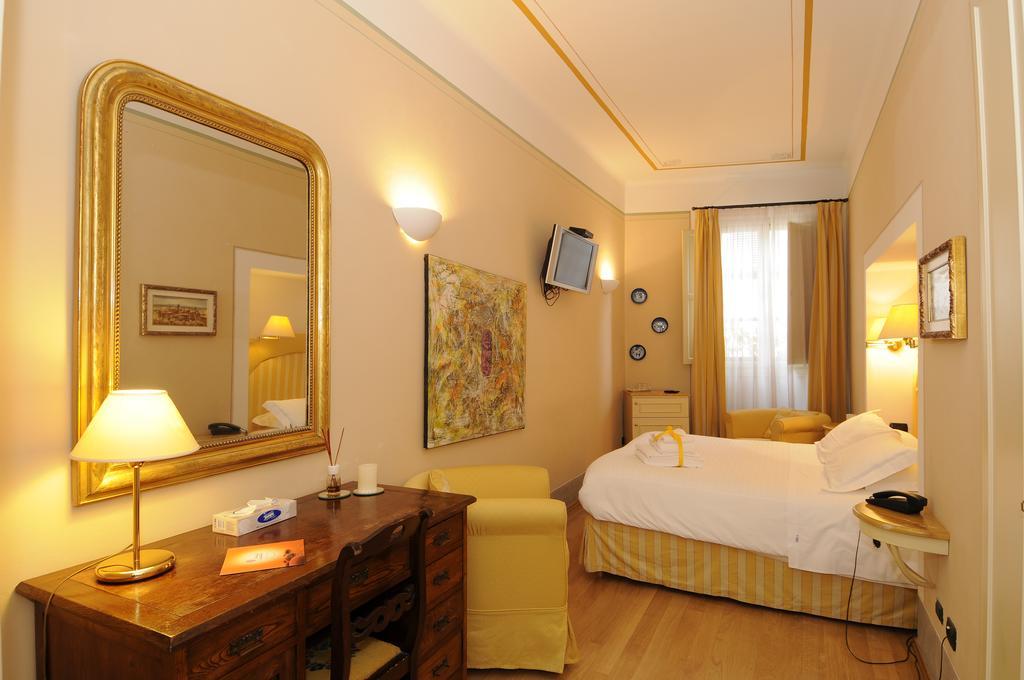 A Palazzo Busdraghi Residenza D'Epoca Bed & Breakfast Lucca Exterior photo