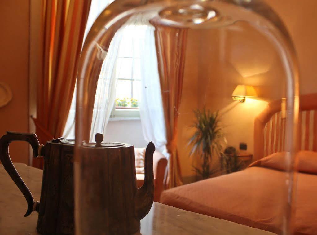 A Palazzo Busdraghi Residenza D'Epoca Bed & Breakfast Lucca Exterior photo