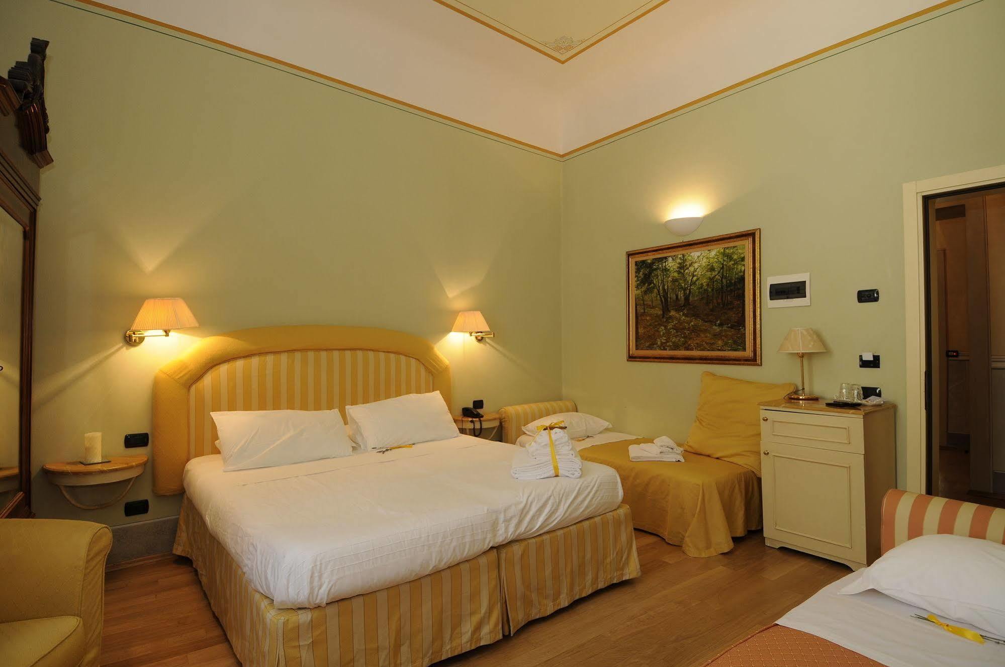 A Palazzo Busdraghi Residenza D'Epoca Bed & Breakfast Lucca Exterior photo