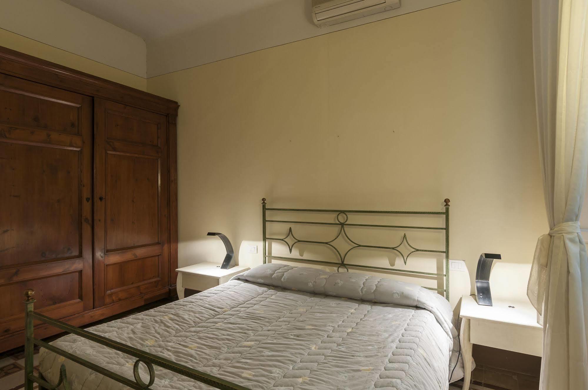 A Palazzo Busdraghi Residenza D'Epoca Bed & Breakfast Lucca Exterior photo