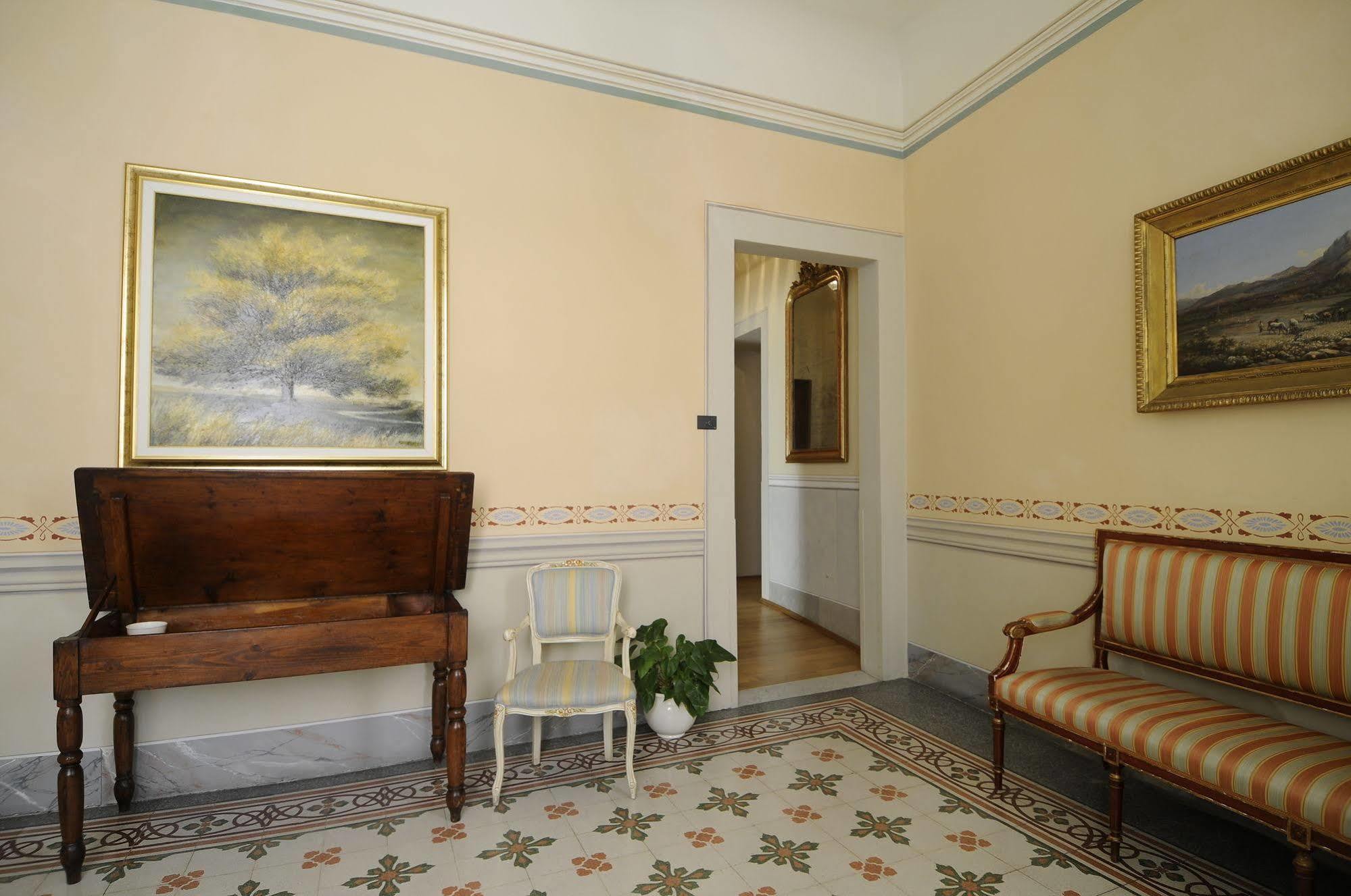 A Palazzo Busdraghi Residenza D'Epoca Bed & Breakfast Lucca Exterior photo